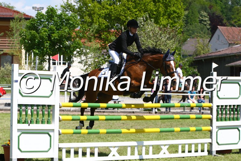 005M5286_Prinzessin_L Springen.JPG